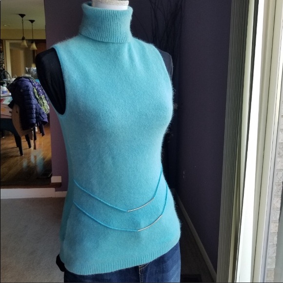 Angora Sleeveless Turtleneck Sweater from Italy - Picture 7 of 8